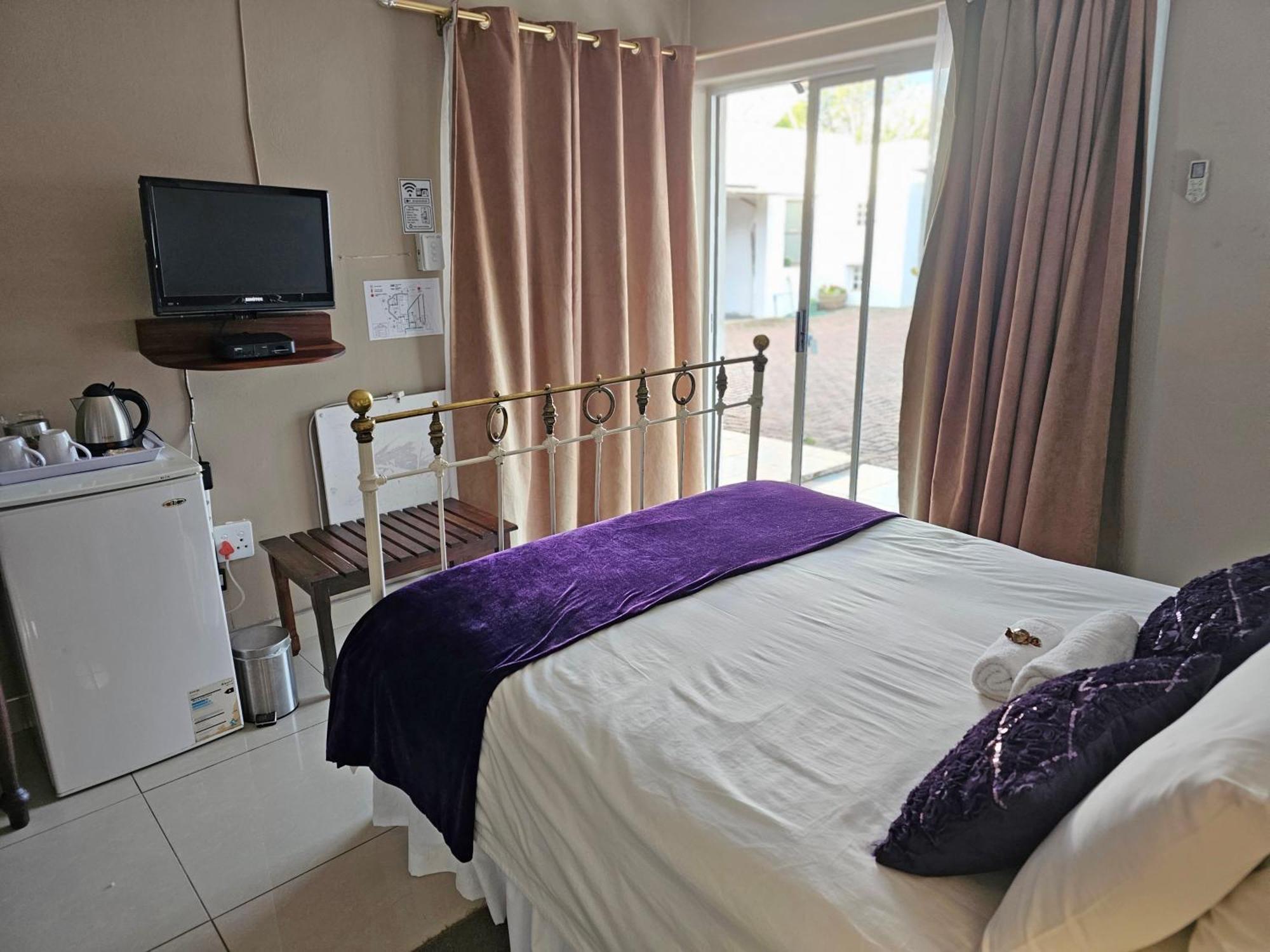 Bettie'S Luxury Lodge Kroonstad Exterior photo
