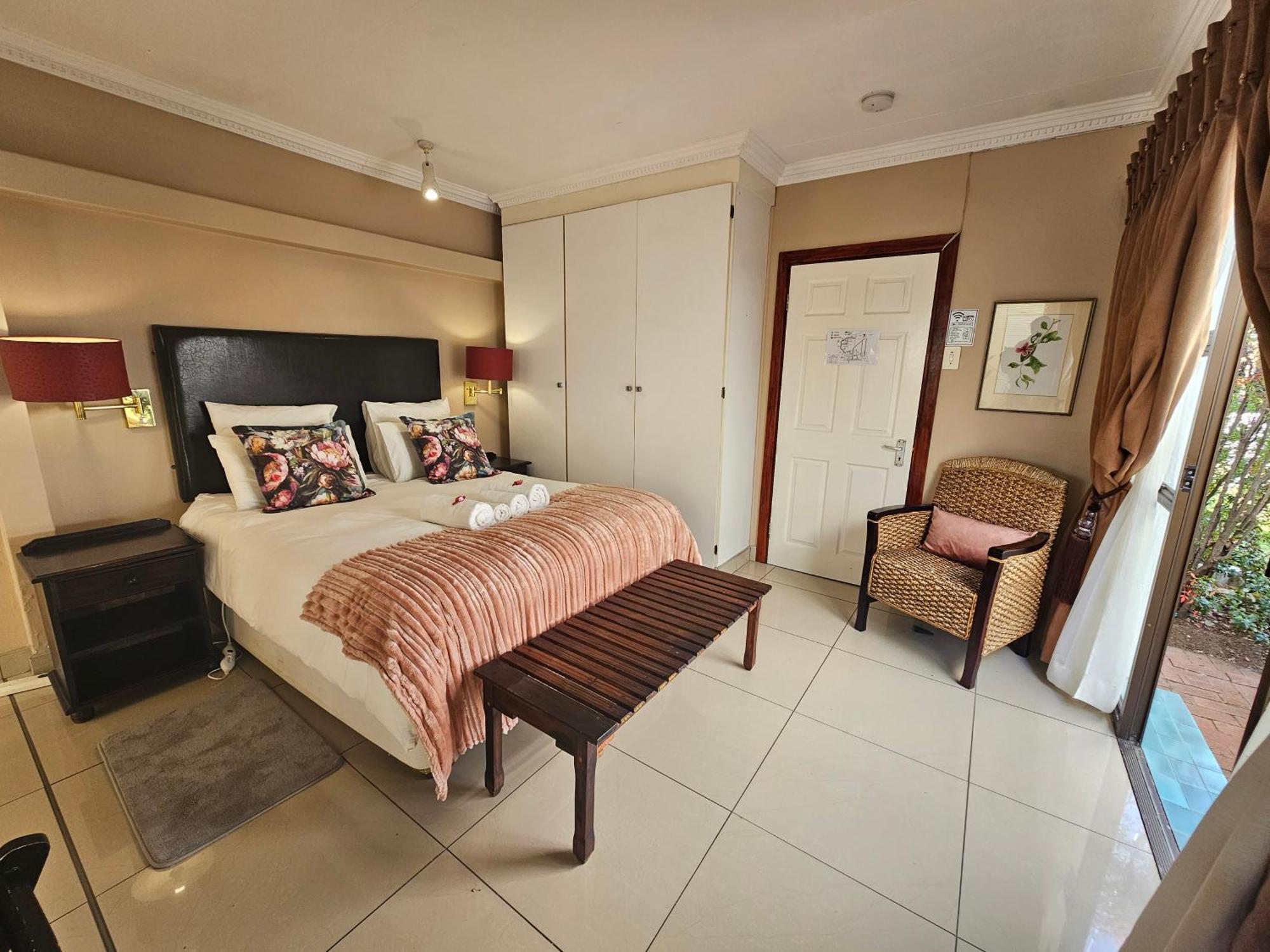 Bettie'S Luxury Lodge Kroonstad Exterior photo