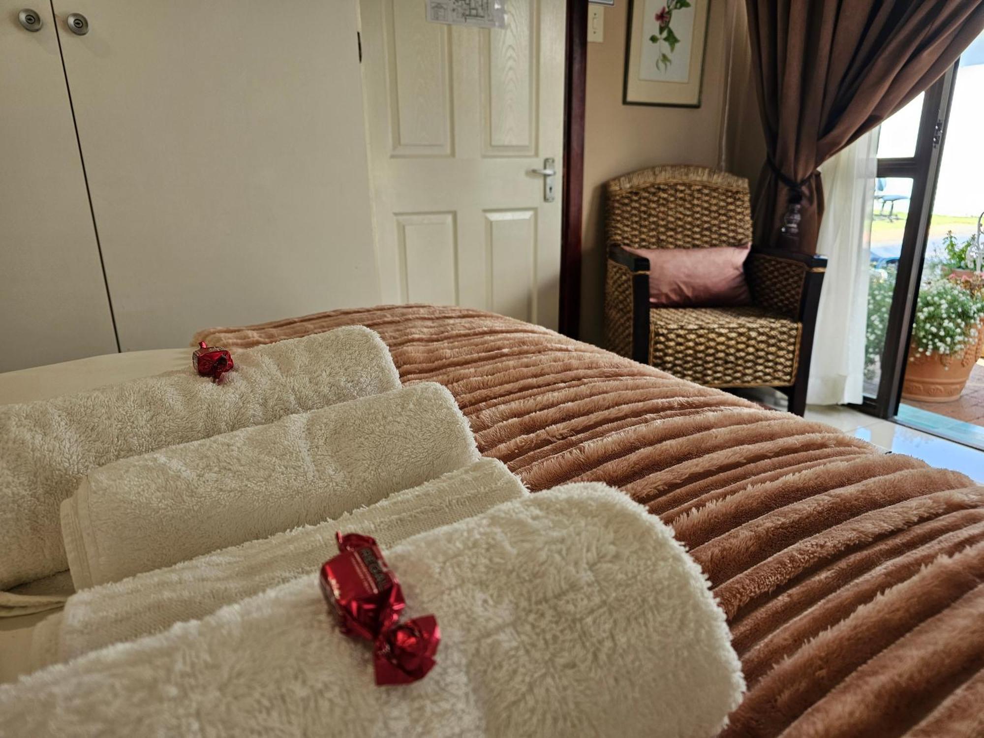 Bettie'S Luxury Lodge Kroonstad Exterior photo