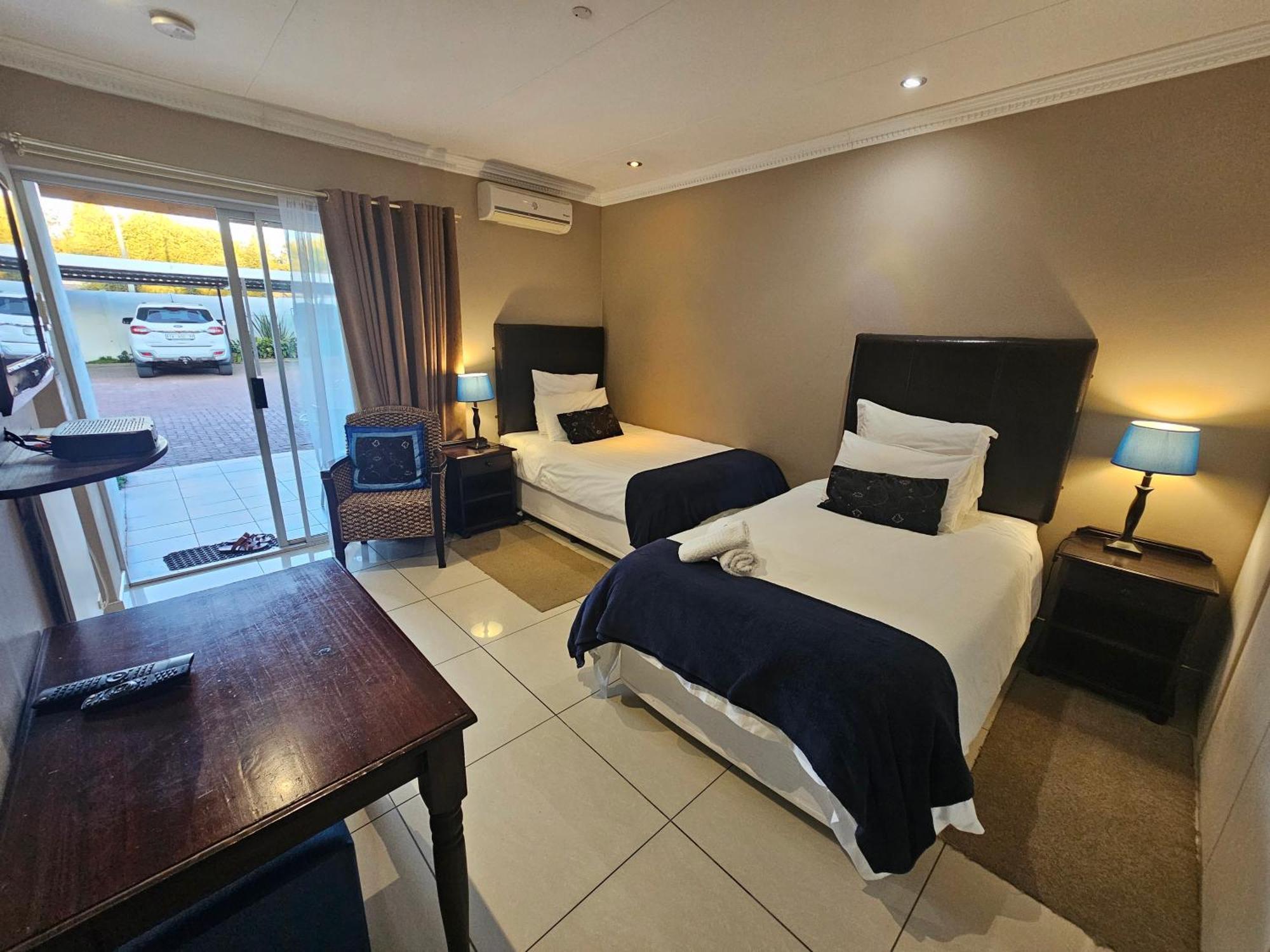 Bettie'S Luxury Lodge Kroonstad Exterior photo